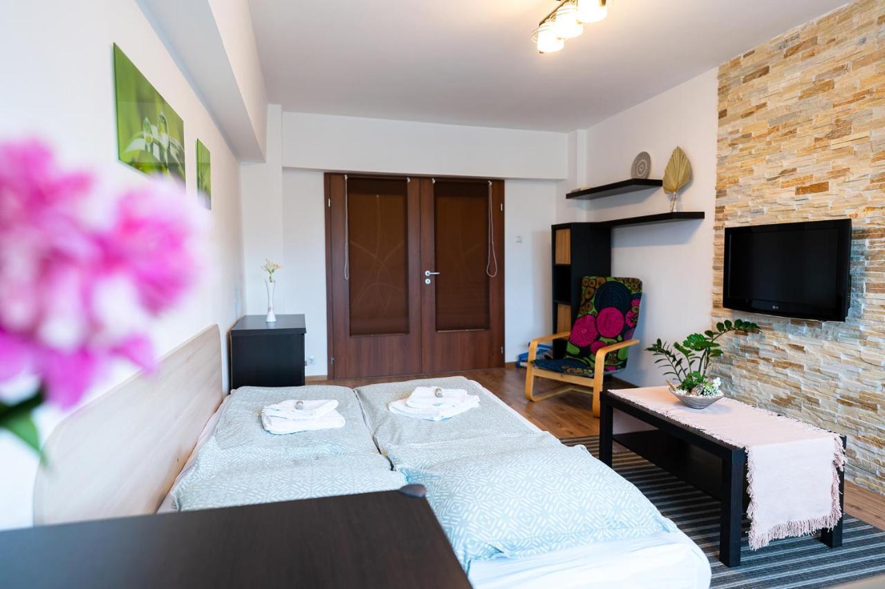 Ferienwohnung Metropolitan Wildscape View Brașov Exterior foto